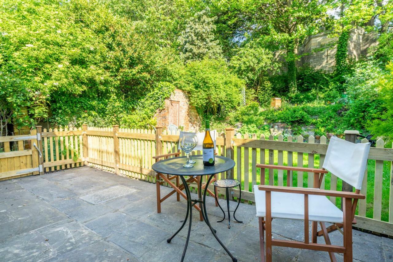 The Cottage By The Walls York Exterior foto